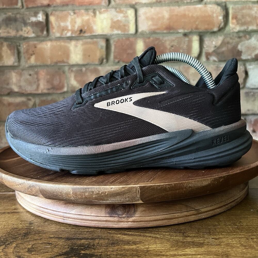 Brooks Revel 8 Women's Size 7 Black Rose Gold Athletic Running Shoes Sneakers